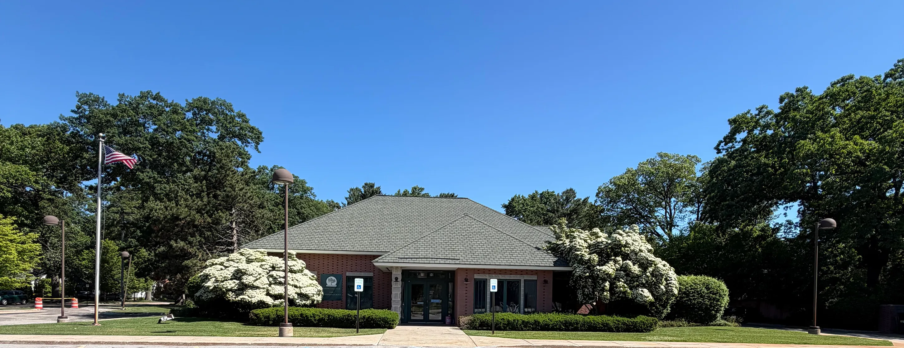 Exterior of the Duneside Dental office in Muskegon, MI
